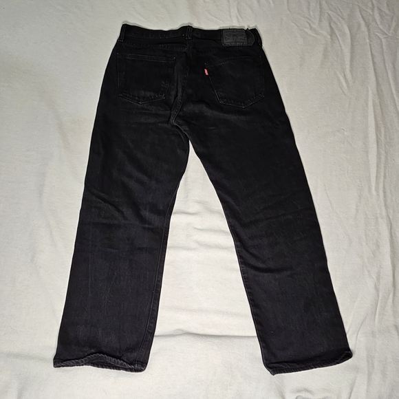 Levi's Men's 35x30. Charcoal Denim Jeans. - Picture 2 of 6